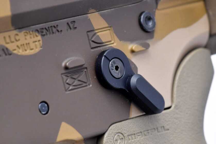 The barrel of the safety can be flipped to switch between 45 and 90 degree throw.