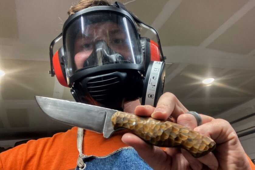 MIRA CM-6M gas mask on ground P3 particulate filter knifeamking