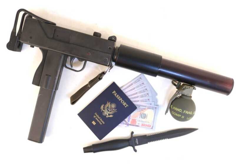 3-Will-The MAC-10 at Work and Play: The Gory Demise of Barry Seal 3-Will-The MAC-10 at Work and Play: The Gory Demise of Barry Seal