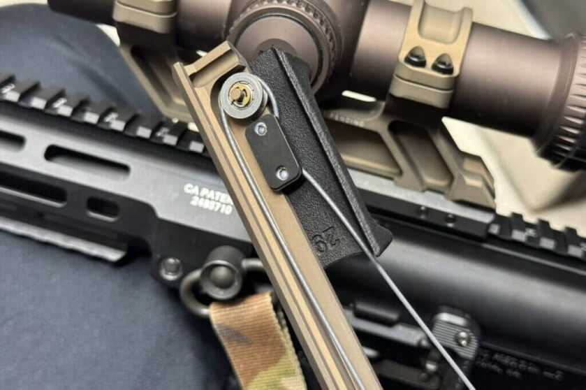 Antimatter Industries Scopeswitch: Zoom Without Loosing a Grip Pulley system under the plastic hand stop on the hand slider