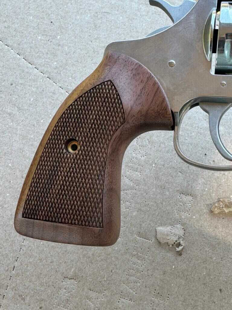 Wooden stock on the Colt Viper
