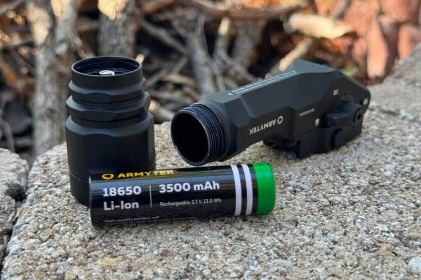 rechargeable battery in weapon light