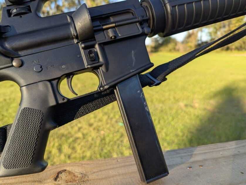 Colt SMG magazines in LAR-9