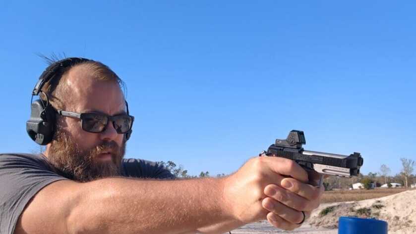 Shooting beretta 80X