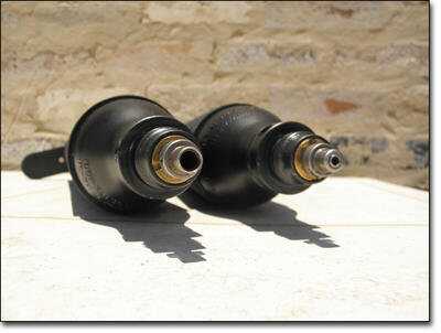 The air valve in the Condor air reservoir (left) is considerably bigger than the Talon valve (right) to provide greater power and higher muzzle velocity : The air valve in the Condor air reservoir (left) is considerably bigger than the Talon valve (right) to provide greater power and higher muzzle velocity