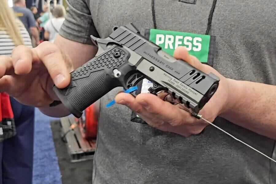 EAA witness2311 xxx pistol slim double stack 1911.