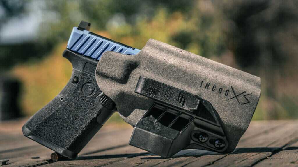 Safariland Incog XS Glock 19 IWB holster with Unit Solutions Unit9 training pistol