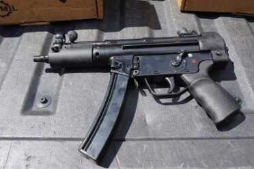 MP-5 Clone from Pakistan - Pakistani Ordnance Factory’s POF-5 The receiver is the same size on the POF-5K, but the barrel is shorter.