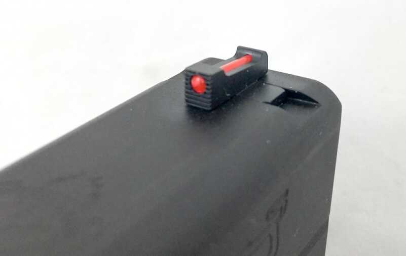 We Shoot the New .40 S&W XD-S from Springfield Armory The front fiber optic sight is red, but you can easily change it out in a few minutes with a knife and lighter.