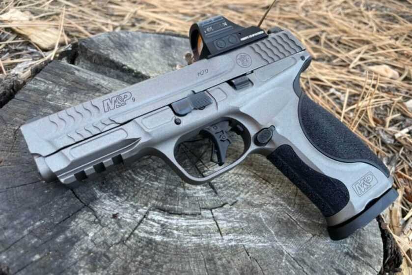 New Pistol Review: Testing the M&P9 M2.0 Metal Full Picture of the S&W M&P9 M2.0 Metal with a Holosun Optic mounted