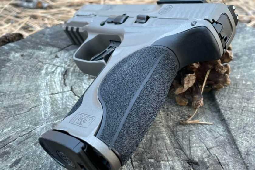 New Pistol Review: Testing the M&P9 M2.0 Metal New Pistol Review: Testing the M&P9 M2.0 Metal