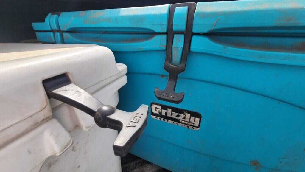 rubber locking straps