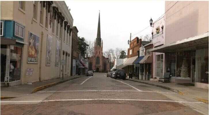 Abbeville South Carolina town square where Bixby shootout backstory begins