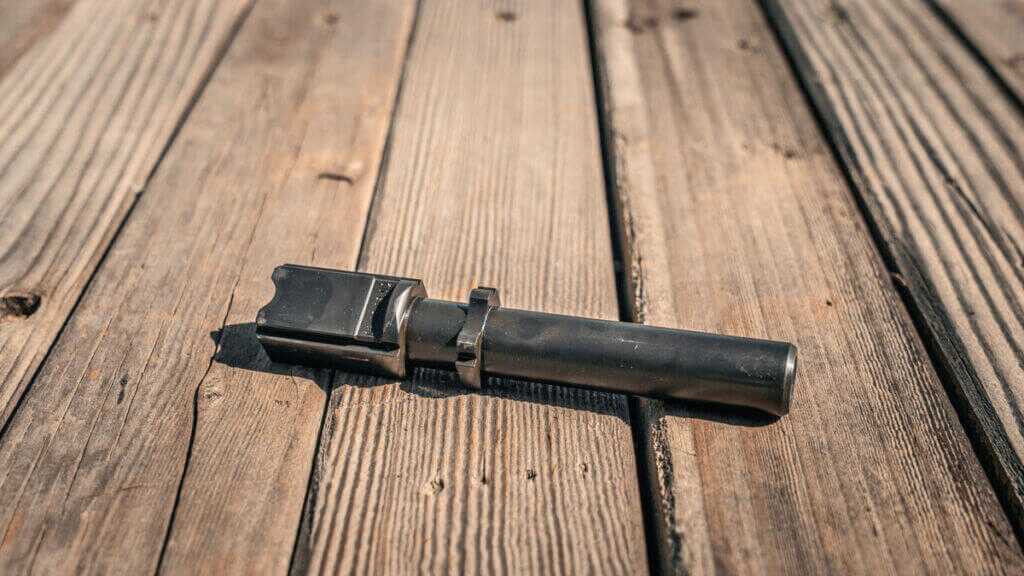 Threaded muzzle on the Archon Type B Gen 2 for suppressor use and accessories.