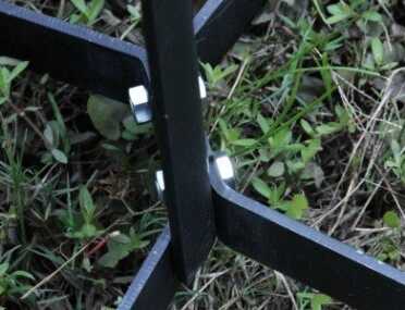 The bolts at the bottom are also behind steel, but this is not armor steel on the legs. 