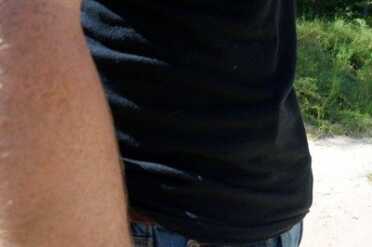 Even with a gun as large as a GLOCK 19, the holster disappears. 