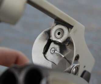 The aluminum does show grime really nicely. No doubt about what needs to be cleaned.