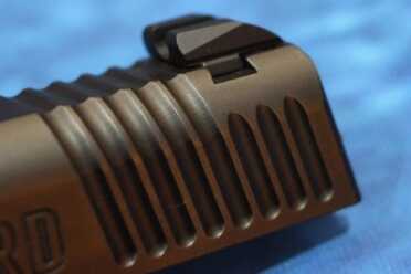 And the front edge has a nice flat ledge for one-handed manipulation.