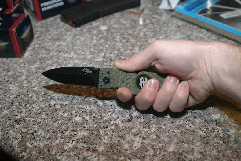 A look at how it fills up the hand.  