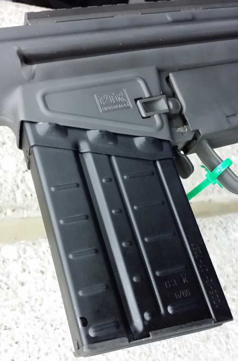 The GI model comes with one 20-round aluminum detachable magazine. 