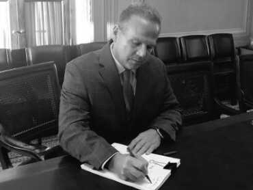 House Dems Introduce Assault Weapons Ban Cuz You Don’t ‘Need’ Em!