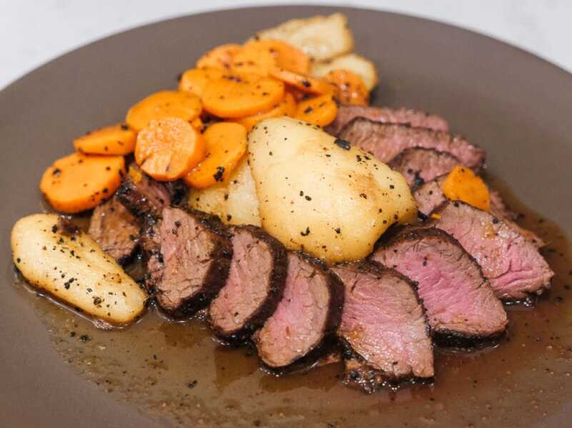 Simple Gourmet: Venison with Pear Sauce Simple Gourmet: Venison with Pear Sauce