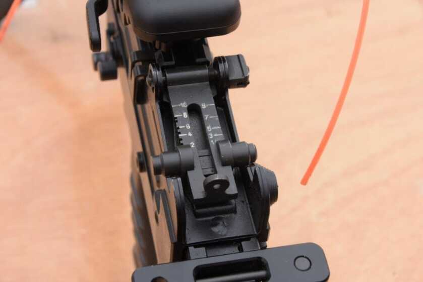 Shooting the World's Lightest Machine Gun: The Ultimax 100 MK8 - SHOT Show 2020 Shooting the World's Lightest Machine Gun: The Ultimax 100 MK8 - SHOT Show 2020