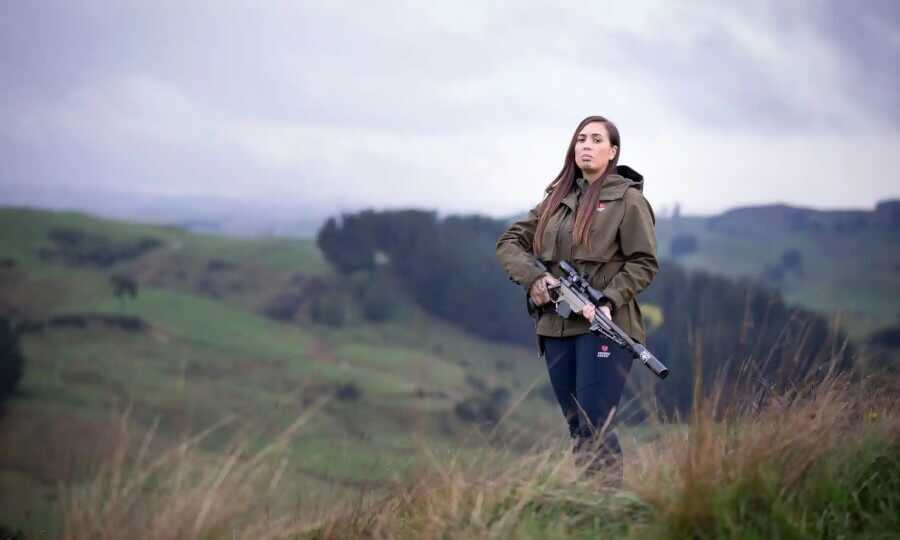 Mauri Huntress Inspires Women of New Zealand to Stalk Game Mauri Huntress Inspires Women of New Zealand to Stalk Game