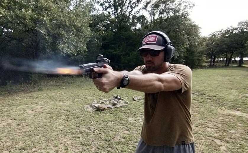 A Poor Takes the Optics-Ready HK VP9 for a Spin