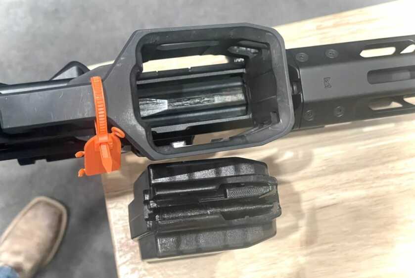 Quattro-15?! The Quad-Stacking Magazine and Lower by Desert Tech -- SHOT Show 2022 Quattro-15?! The Quad-Stacking Magazine and Lower by Desert Tech -- SHOT Show 2022