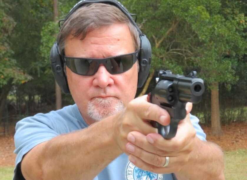 3 - S&W Performance Center Model 19 Carry Comp: Belch Fire And Leave No Empties Behind S&W Performance Center Model 19 Carry Comp review