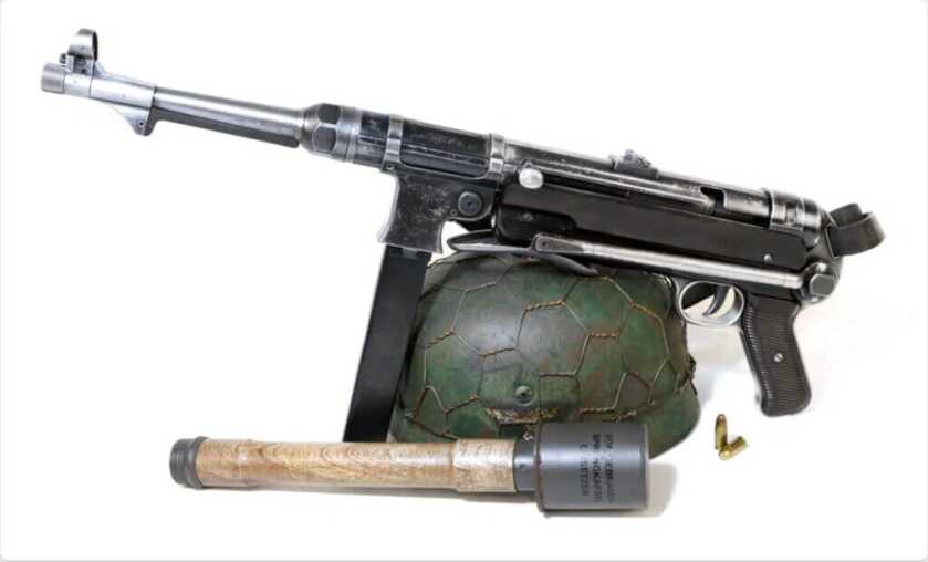 WW2 German MP-40 submachine gun