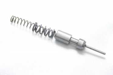 CRW_8142 The firing pin is a simple cylindrical piece powered by double-nested springs.