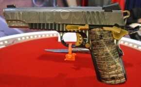 Cabot Guns Special 1911s: The 1911 Becomes an Artist’s Canvas—SHOT Show 2014 Cabot Guns9