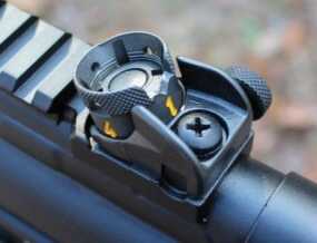 The rear drum sight spins for different range delineation.  It is easy to use, and allows for fast adjustment.