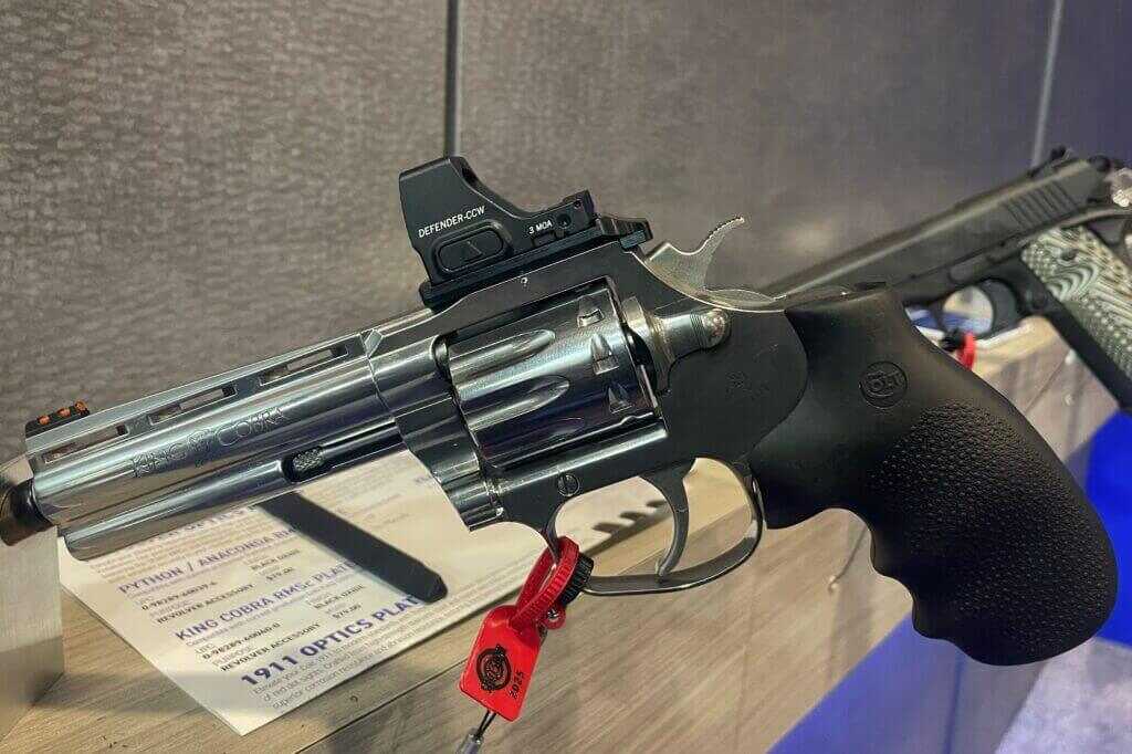 modern double-action Colt RMSc plate on a king cobra