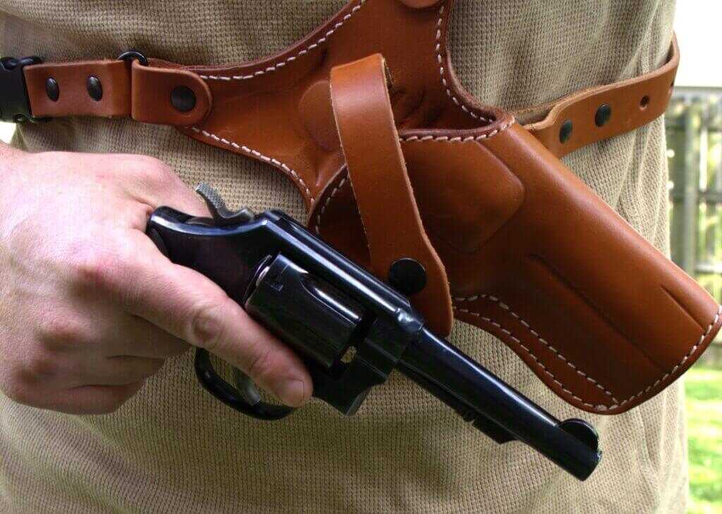 smith & wesson model 10 no lock with a 1791 gunleather pathfinder chest holster small hands