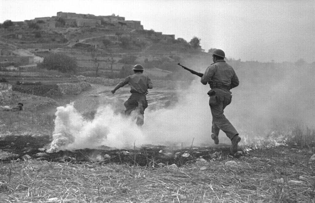 men running at war. gaza