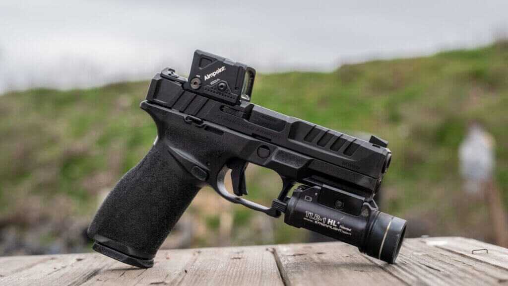 Springfield Echelon 4.0FC COA on the range with Aimpoint optic and full-size grip configured for duty use
