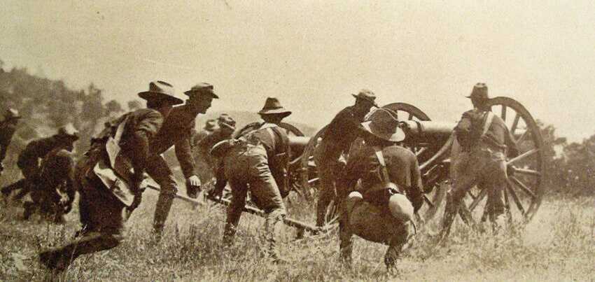 American light artillery troops fighting Moro rebels during the Philippine America War