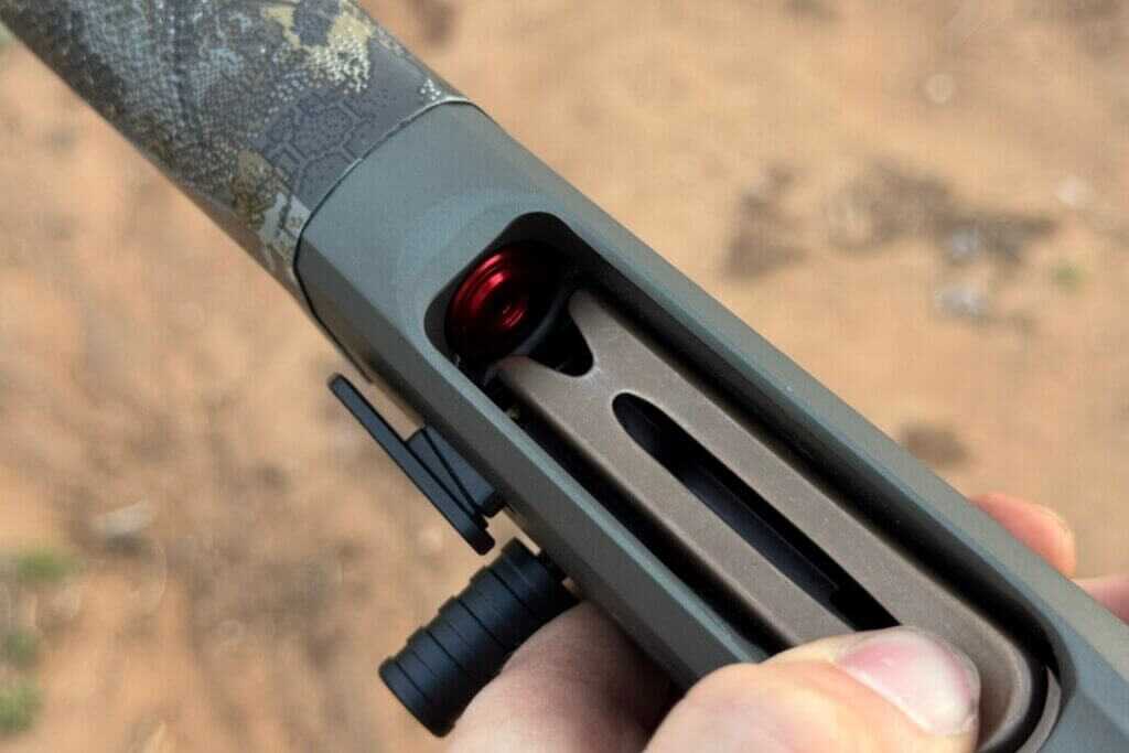 Benelli Super Black Eagle 3 A.I. BE.S.T. feed ramp and red shell follower detail