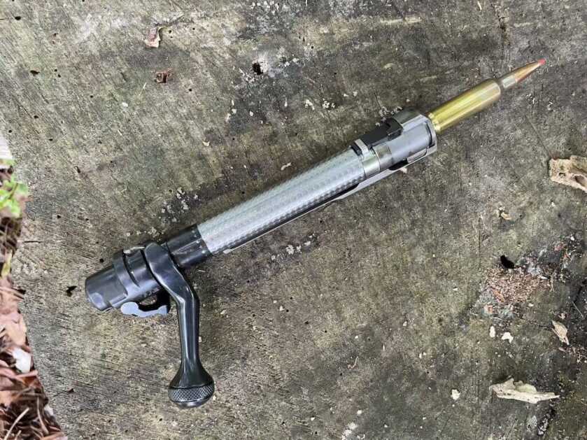 Winchester Model 70 Featherweight Mauser-style controlled round feed claw extractor