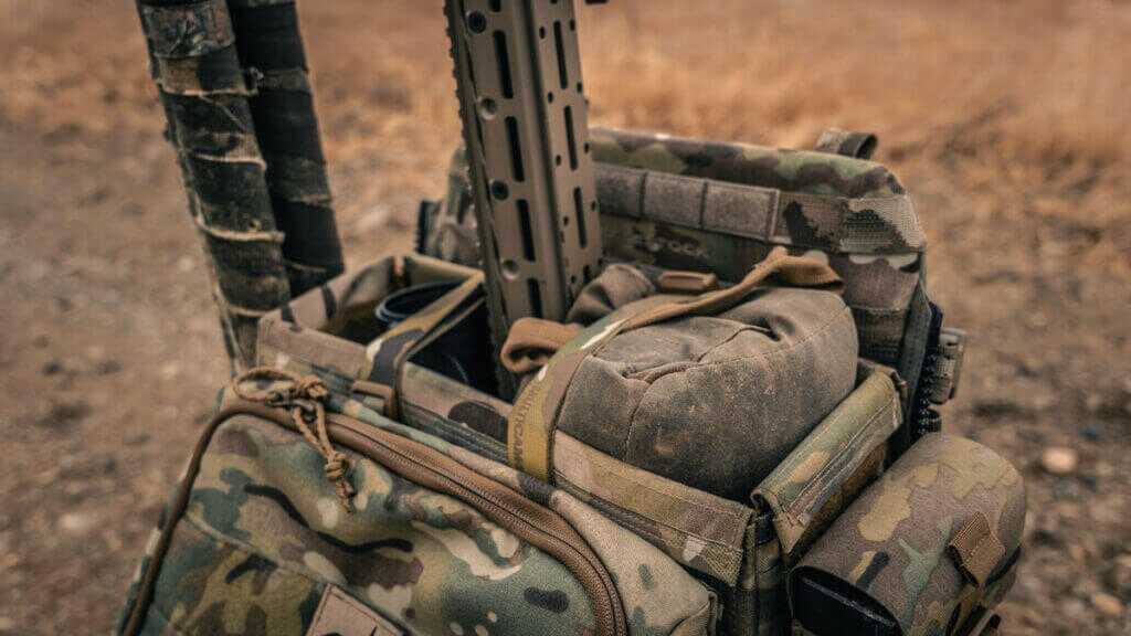 Tracer Tactical Burro rigid interior showing padded rifle protection layout