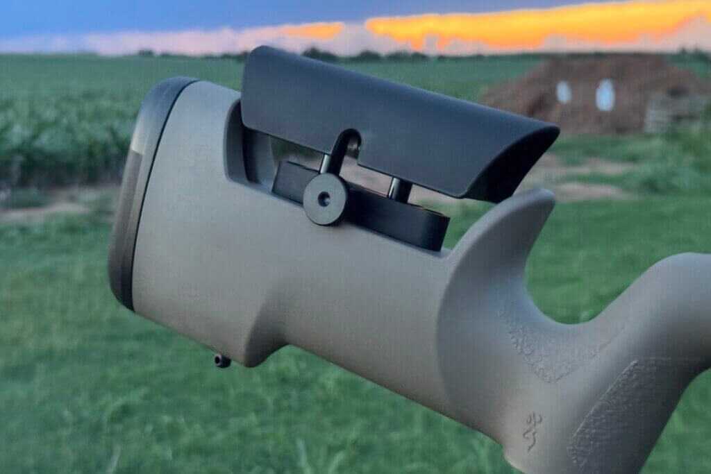 Tool-free adjustable comb on the Browning X-Bolt 2 Special Max LR SPR stock