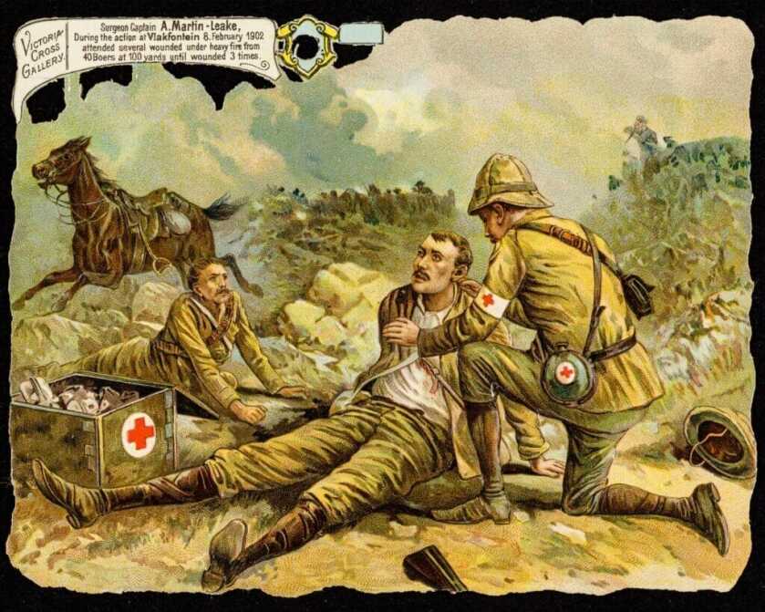 Photo of hurt solider in the feild