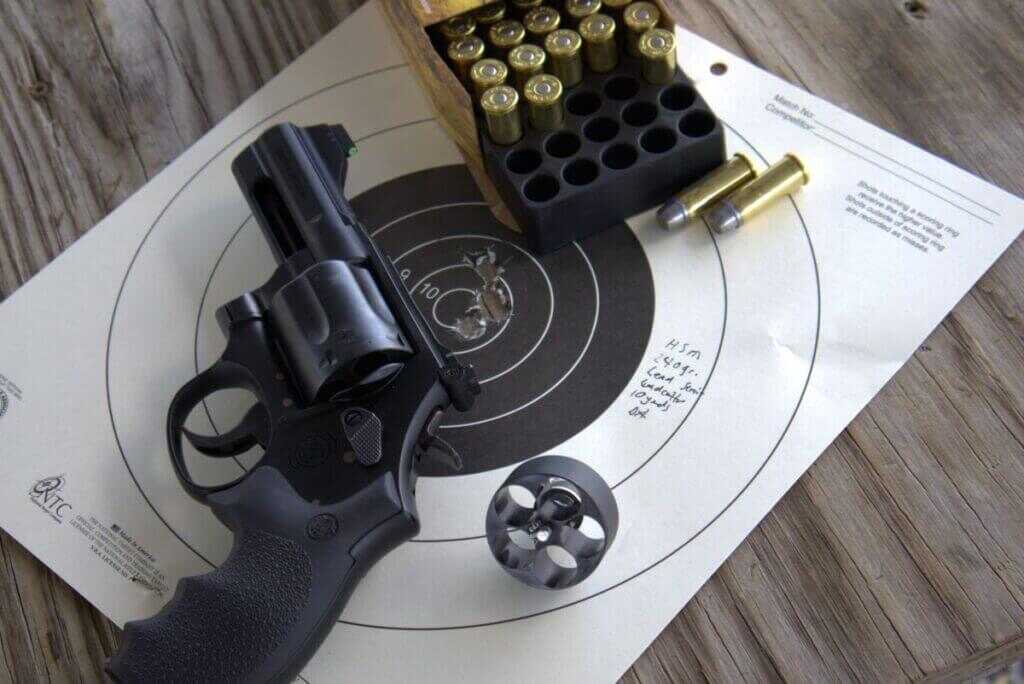 S&W 396 Night Guard accuracy test with paper target, .44 Special ammunition, and speedloader