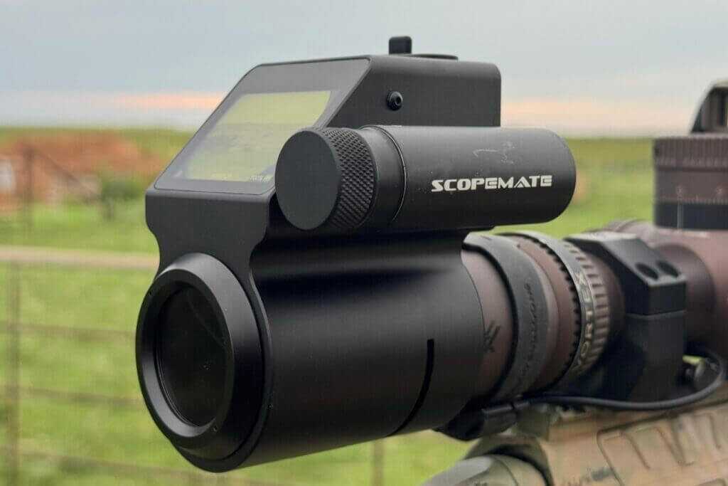 ScopeMate S28-TSC Max removable 18650 battery compartment on the right side of the housing