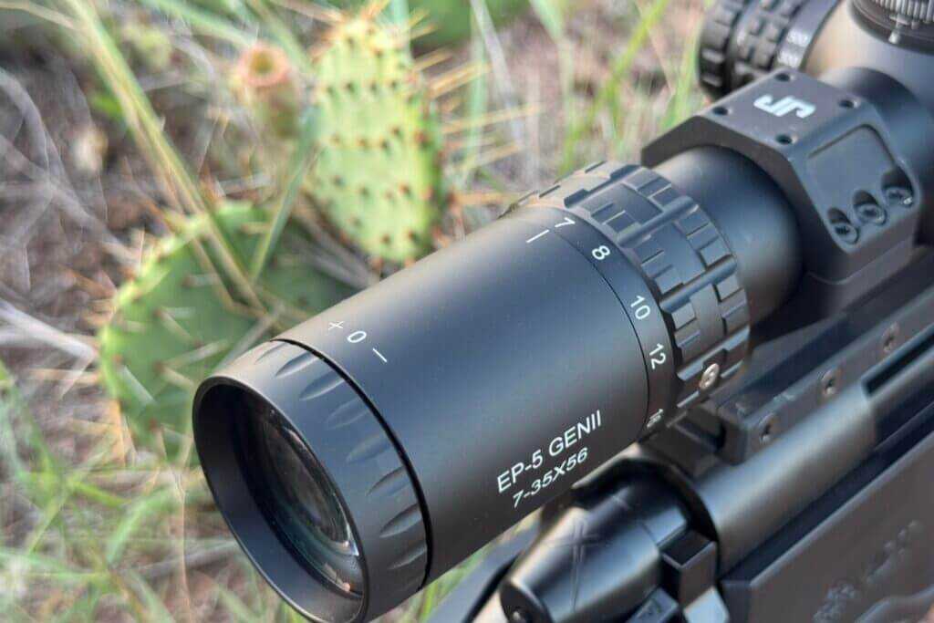 Arken EP-5 GENII magnification ring rotating counterclockwise from 7x to 35x