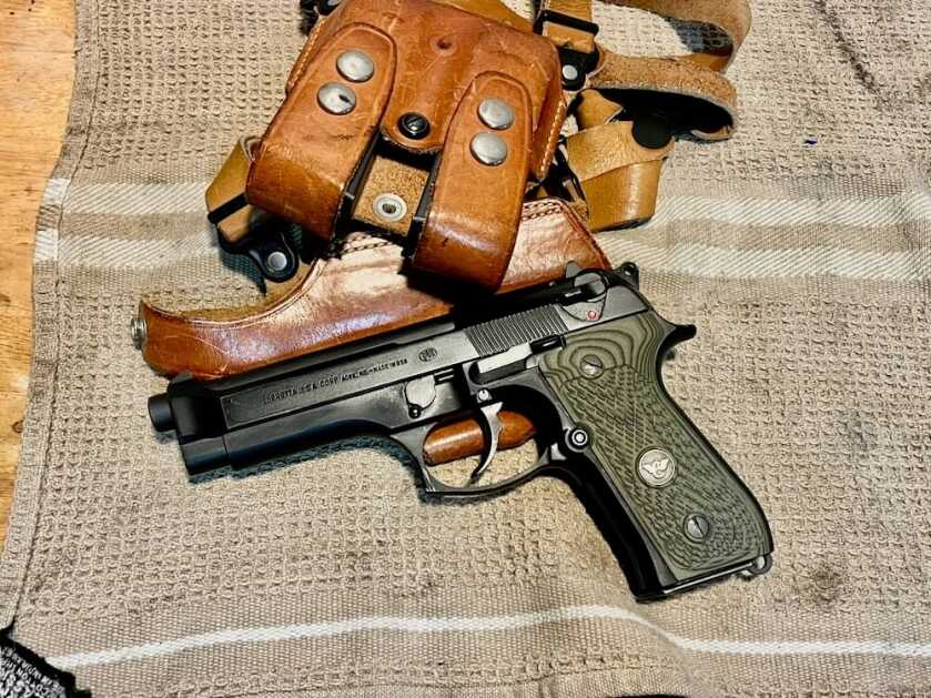 Beretta 92FS double action single action pistol with Galco Miami Classic shoulder holster