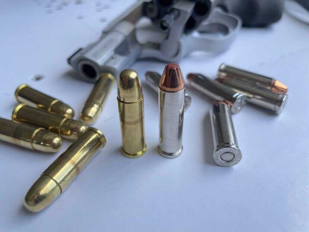 .32 S&W Long and .32 H&R Magnum cartridges compared beside the S&W 632 review ammunition